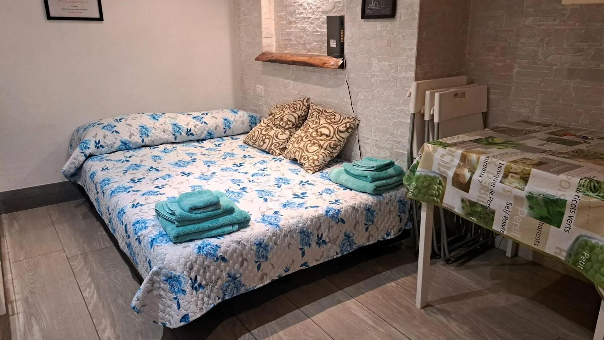 Toledo 27, A Due Passi Da Piazza Del Plebiscito Apartment Naples Italy