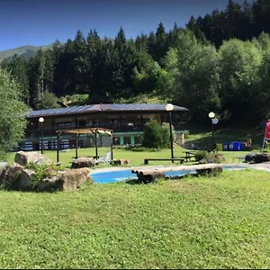 https://camping-chalet-pian-della-regina.it-lombardy.com