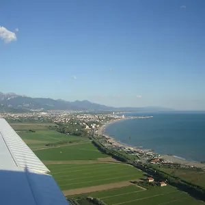 https://appartamento-marina-marina-di-carrara.it-tuscanyhotel.com