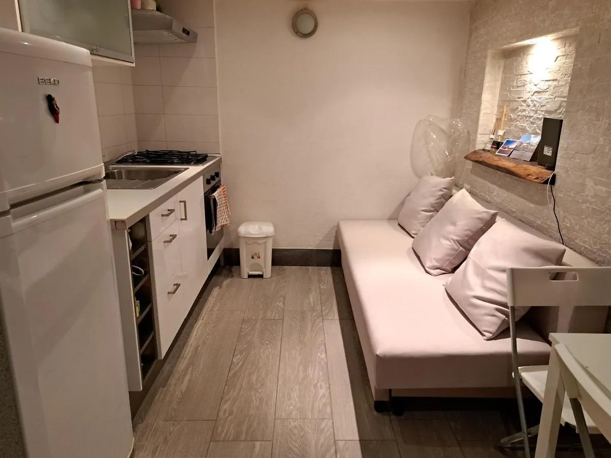 Toledo 27, A Due Passi Da Piazza Del Plebiscito Apartment Naples